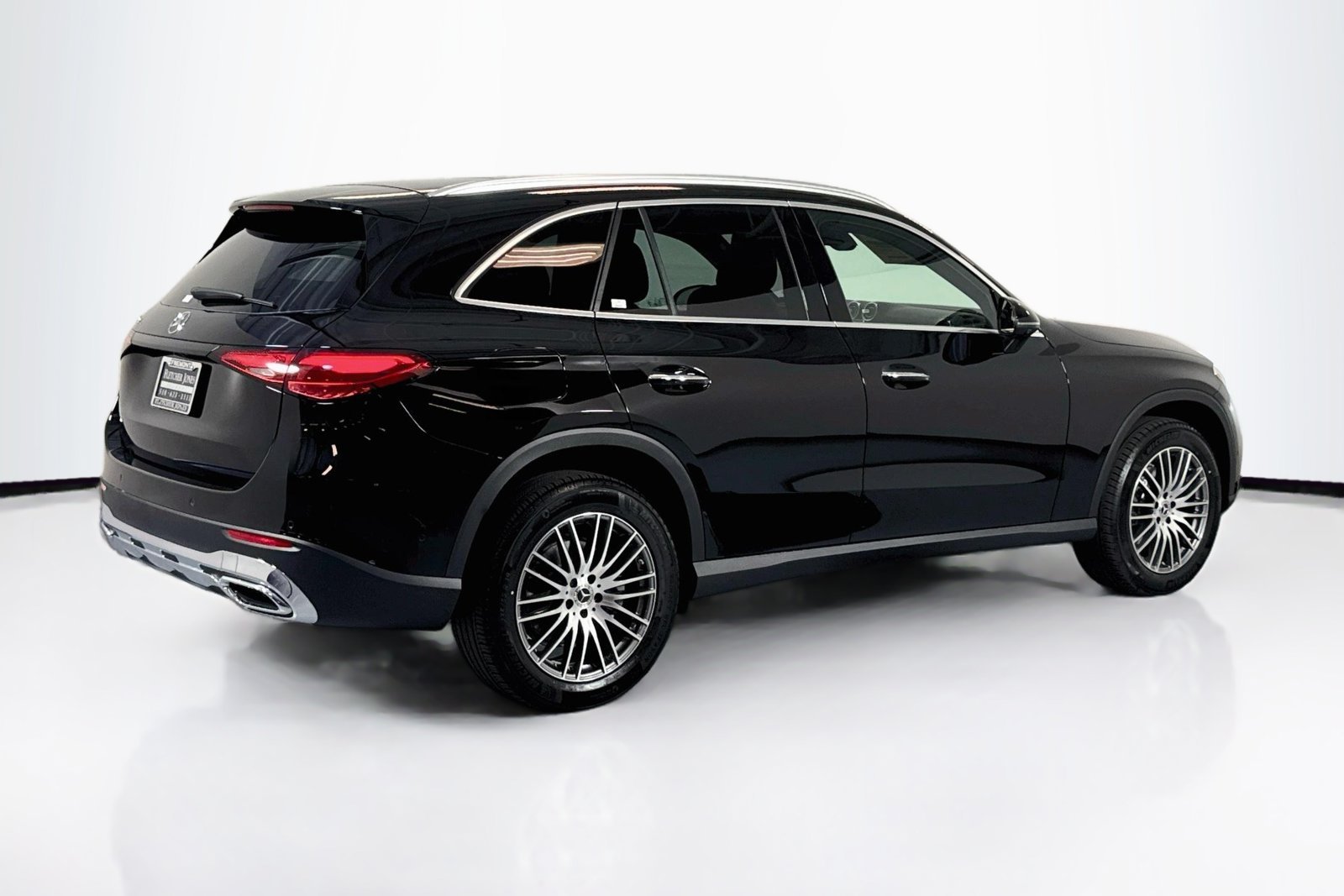 New 2026 Black Mercedes-Benz GLC 300 image 5