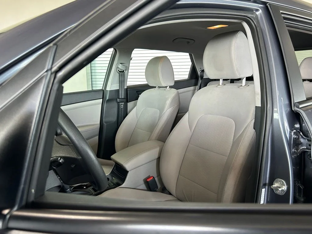 Used 2021 Magnetic Force Hyundai SE image 15