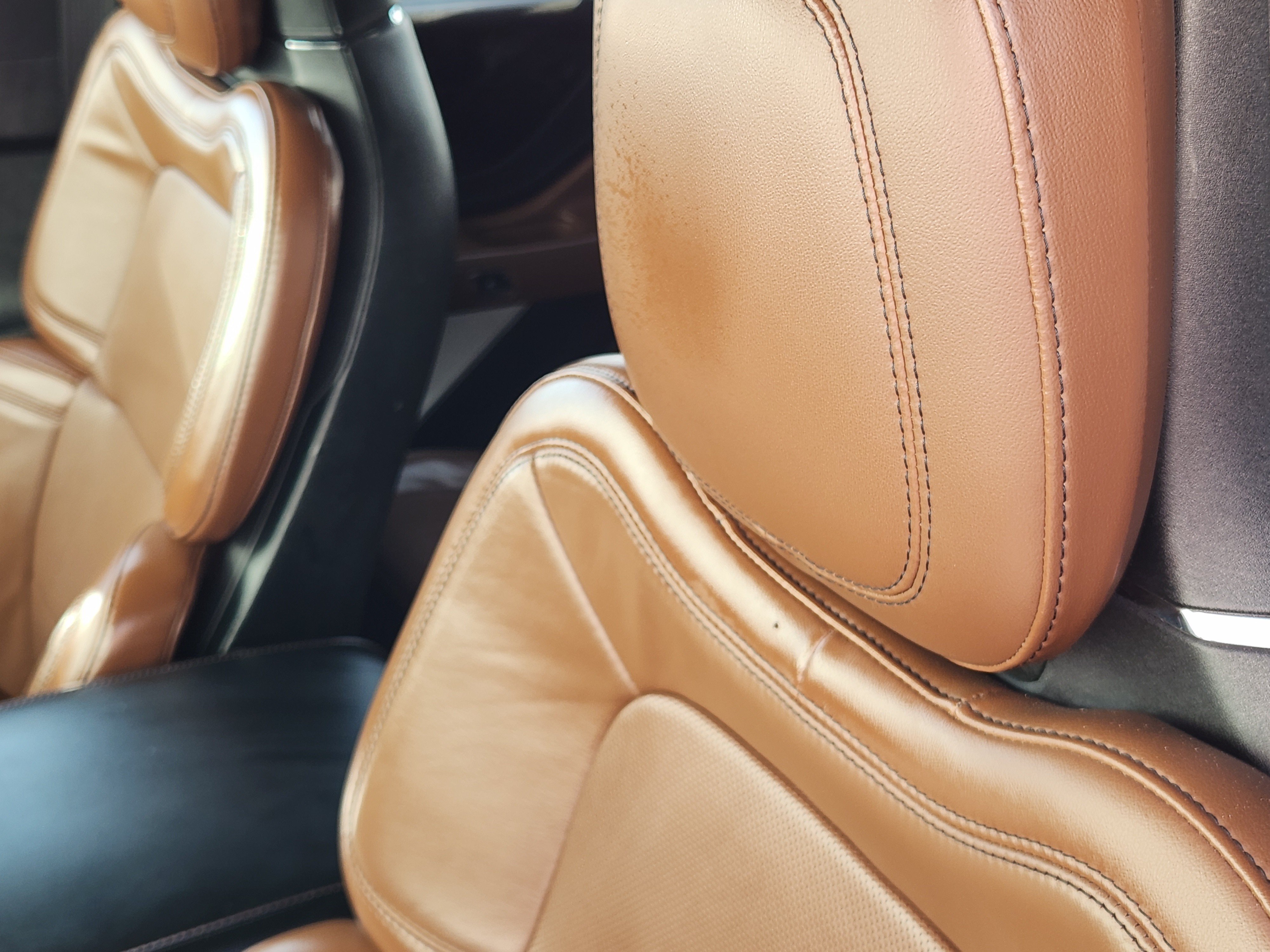 Used 2020 Iced Mocha Metallic Premium Colorant Lincoln Reserve image 16
