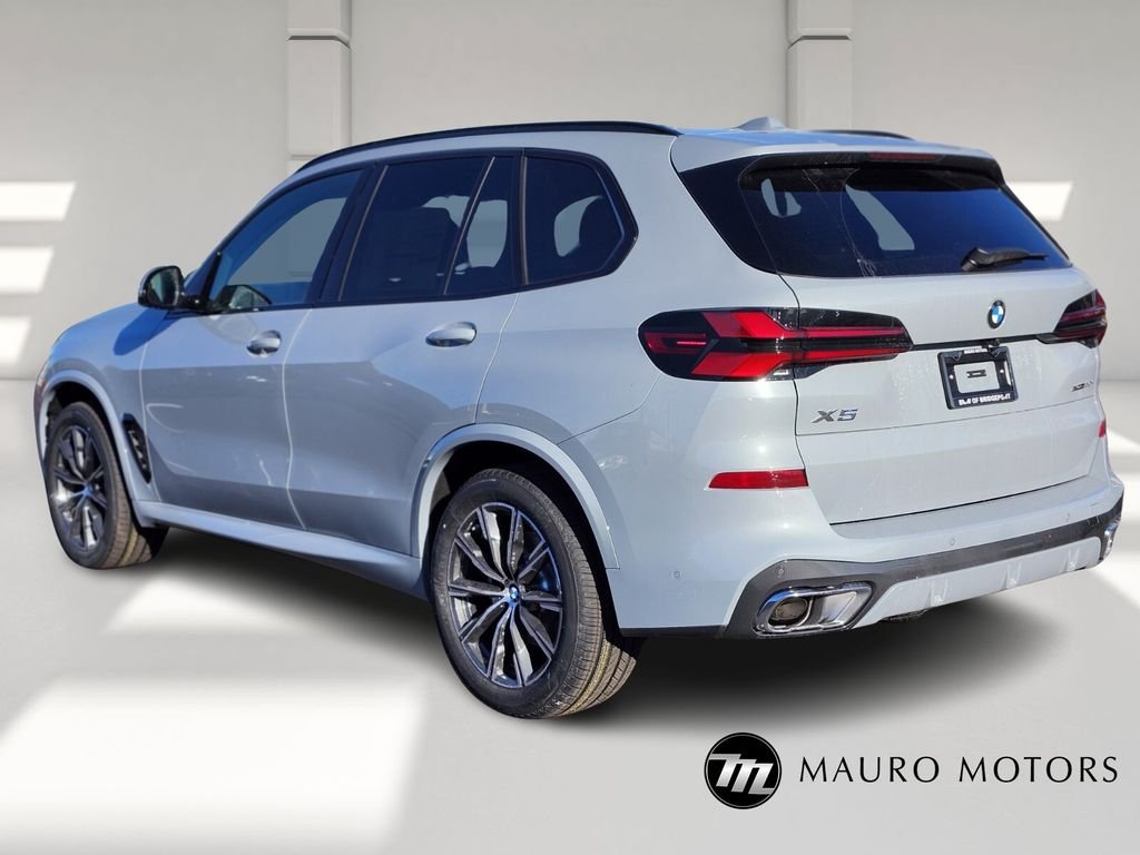 Used 2026 Gray BMW xDrive40i image 5