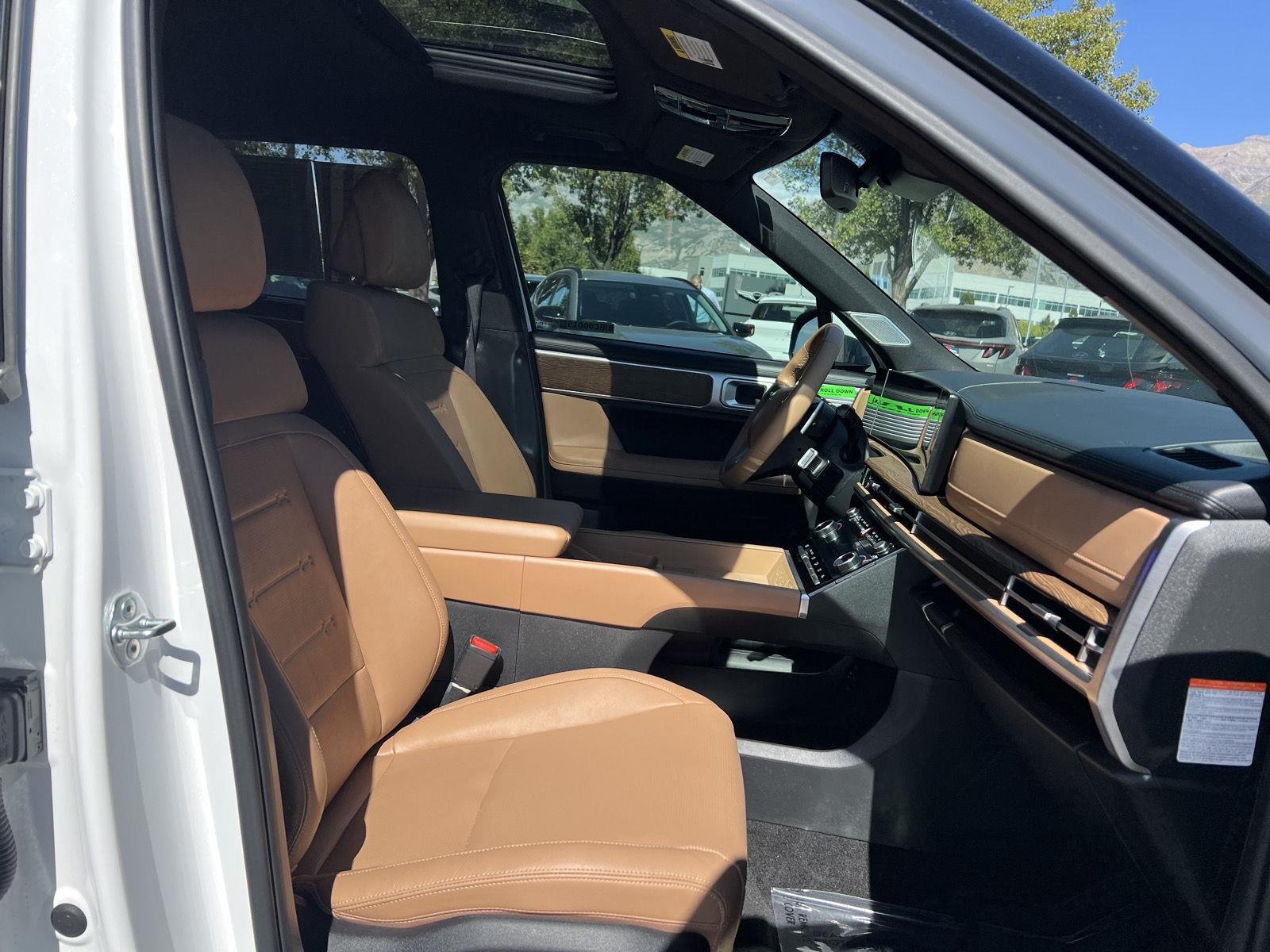 2025 Hyundai Santa Fe Limited - Photo 4
