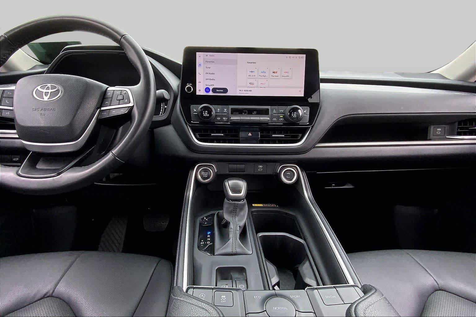 Used 2025 Wind Chill Pearl Toyota XLE image 15