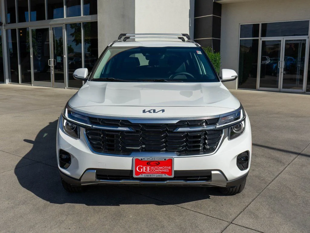New 2026 Snow White Pearl Kia EX image 2