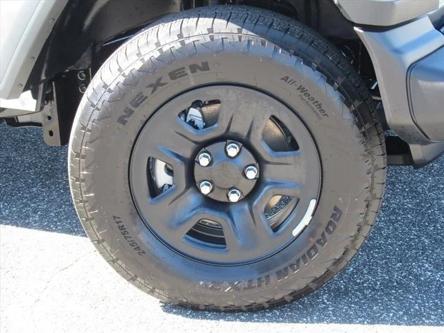 New 2026 Bright White Clear-Coat Exterior Paint Jeep Sport image 7