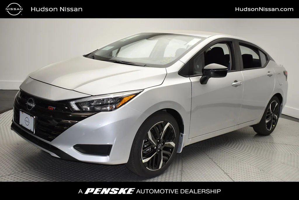 2025 Nissan Versa 1.6 SR CVT's photo