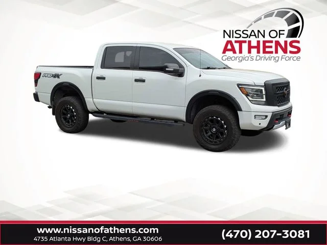 2020 Nissan Titan PRO-4X 4X4 Crew Cab's photo