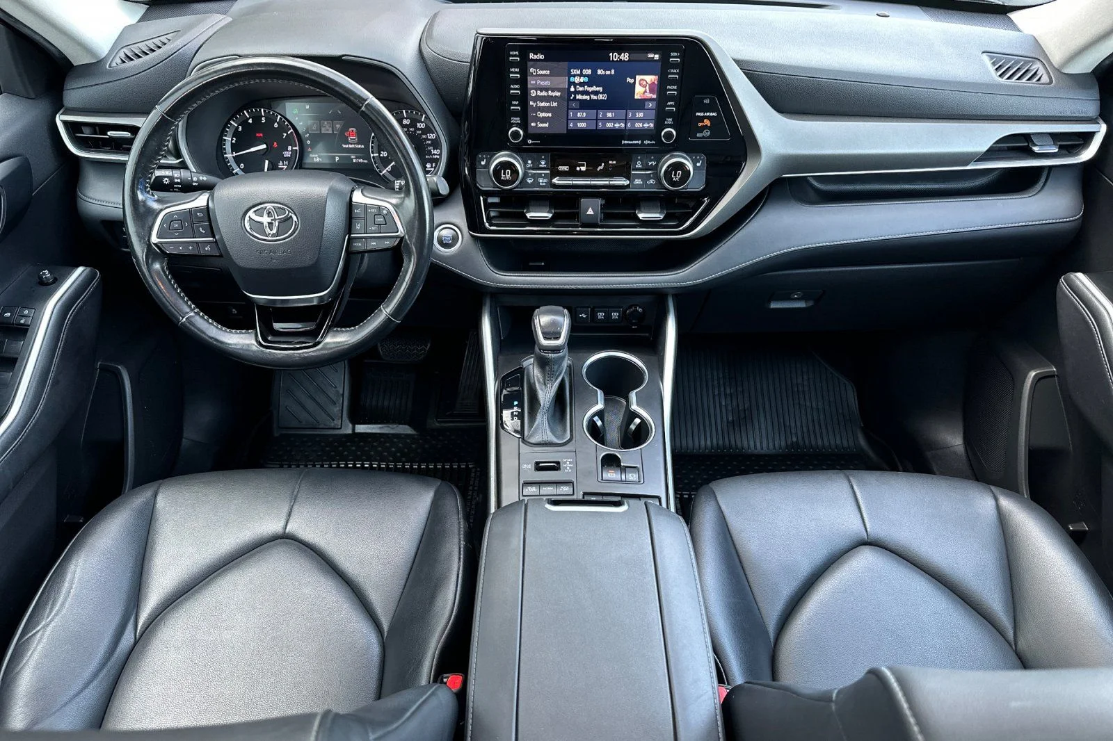 Used 2021  Toyota XLE image 4