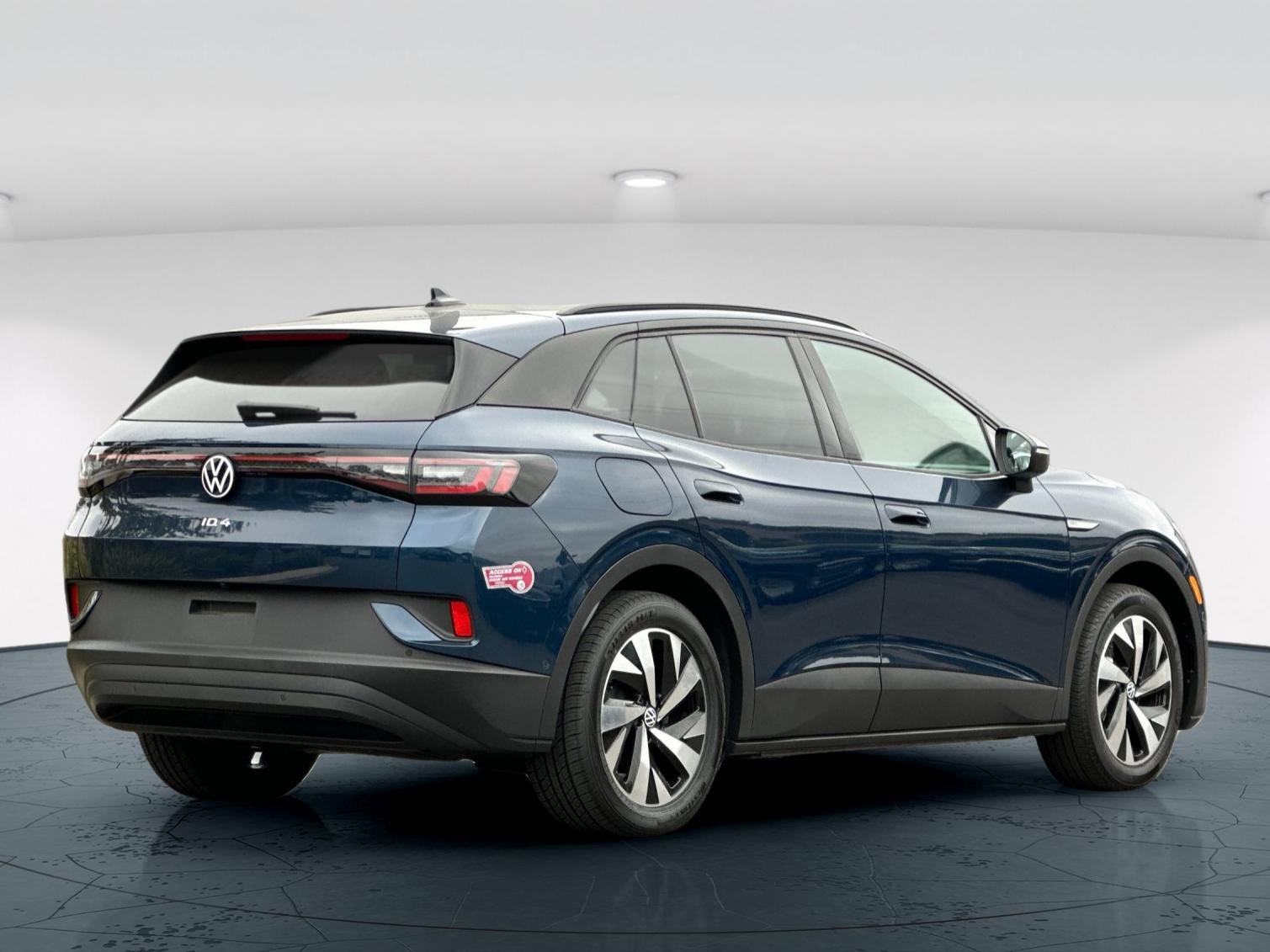 Used 2023 Blue Metallic Volkswagen Pro 4D Sport Utility image 6