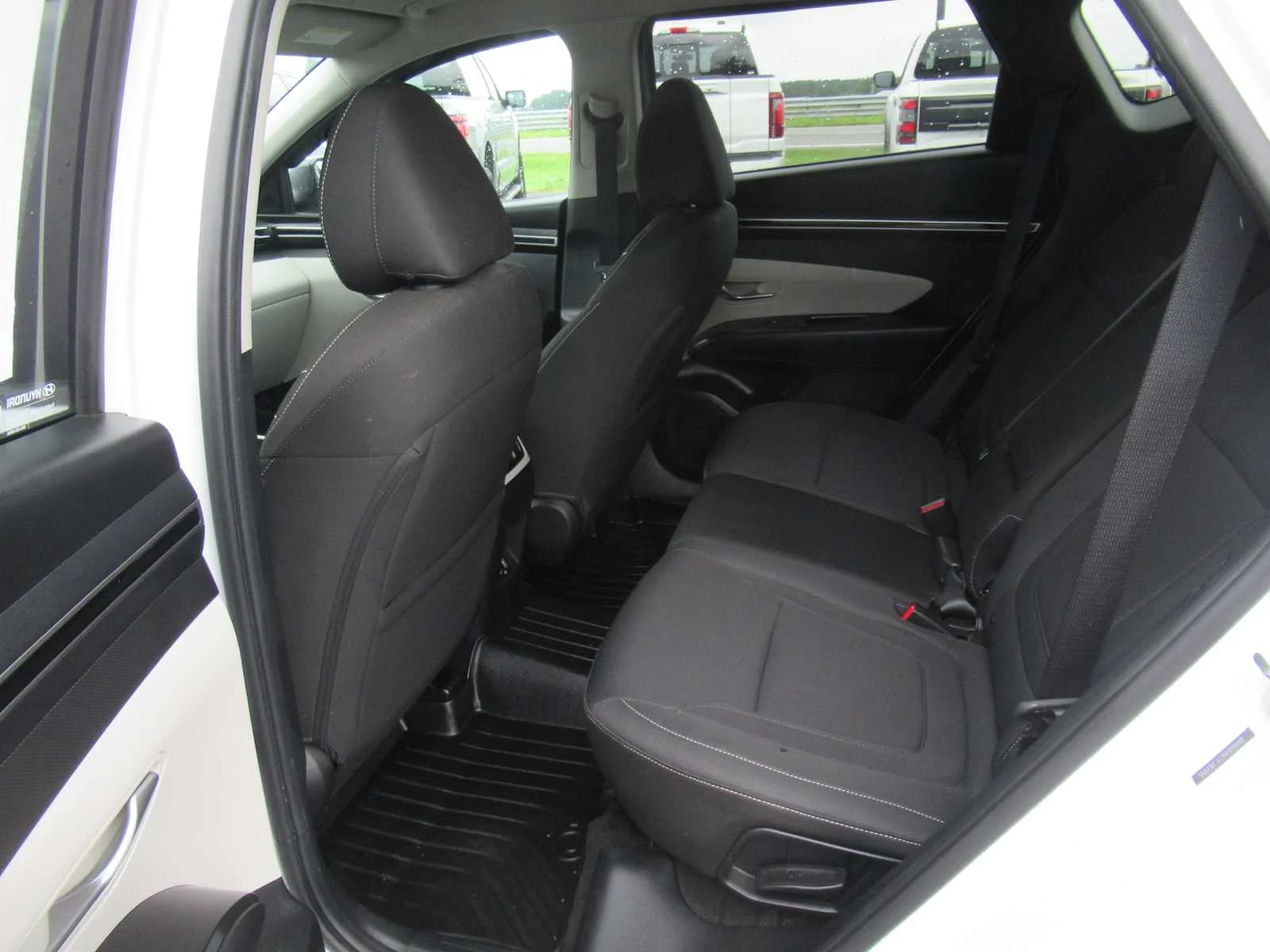 Used 2022 Quartz White Hyundai SEL image 15