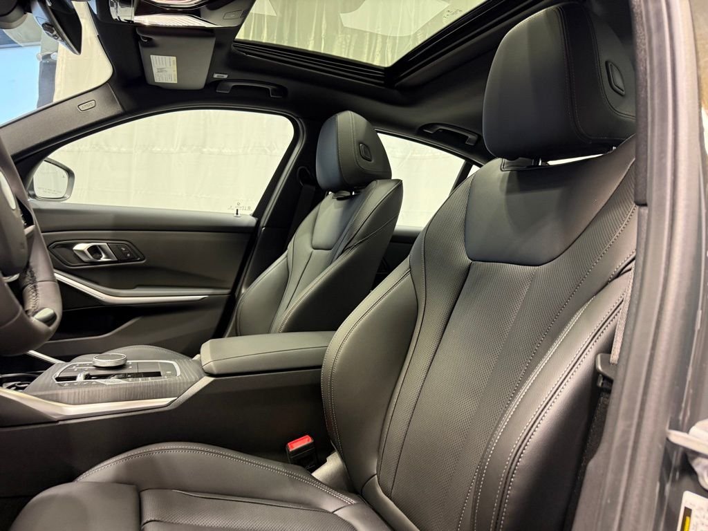 2026 BMW 3 Series 330i - Photo 18