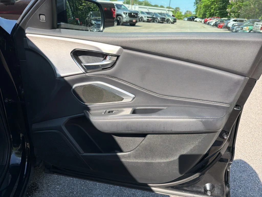 Used 2023  Acura Base image 30