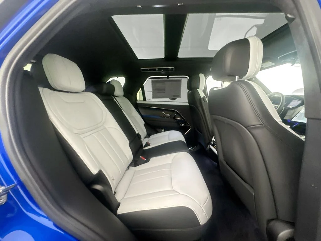 New 2026 Velocity Blue Land Rover Autobiography image 27