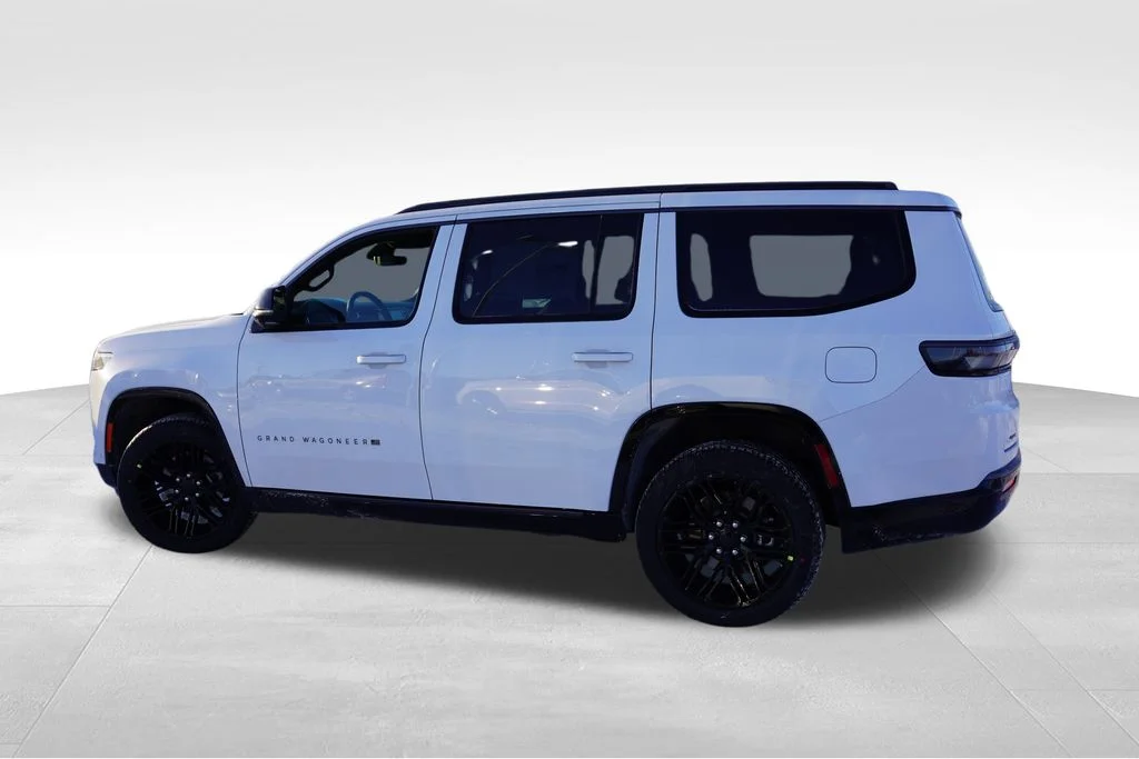 New 2026 Bright White Clear-Coat Exterior Paint Jeep Limited Reserve image 6