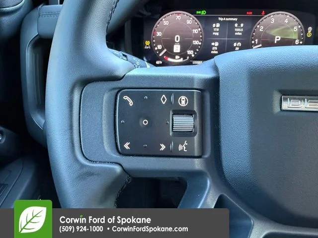 Used 2025  Land Rover X-Dynamic SE image 25
