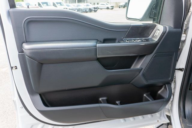 Used 2022 White Metallic Ford XLT image 13