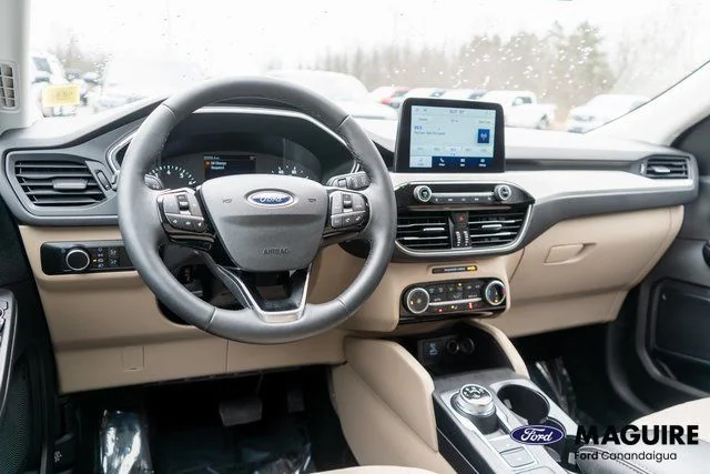 Used 2022 Blue Ford SE image 12