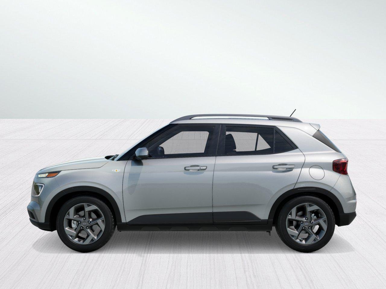 New 2026 Shimmering Silver Hyundai SEL image 3