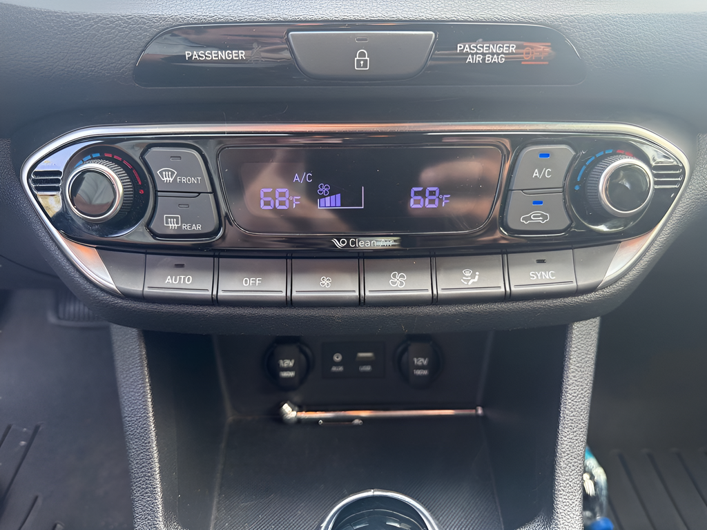 Used 2018 Silver Hyundai Base image 27
