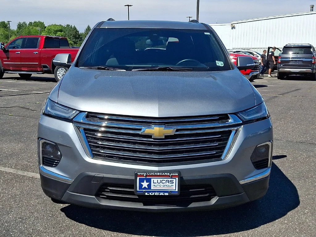 Used 2023 Sterling Gray Metallic Chevrolet LT Cloth image 4