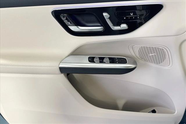 New 2027 Verde Silver Metallic Mercedes-Benz GLC 300 image 46