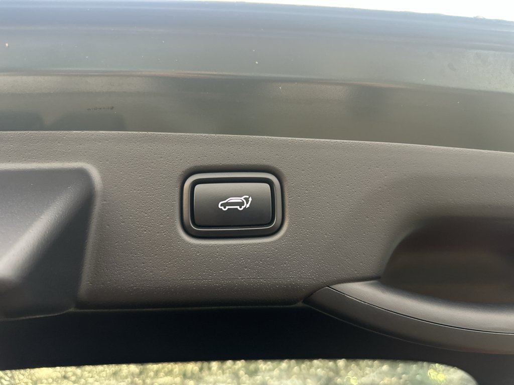Used 2023 Cityscape Green Kia Wind image 28