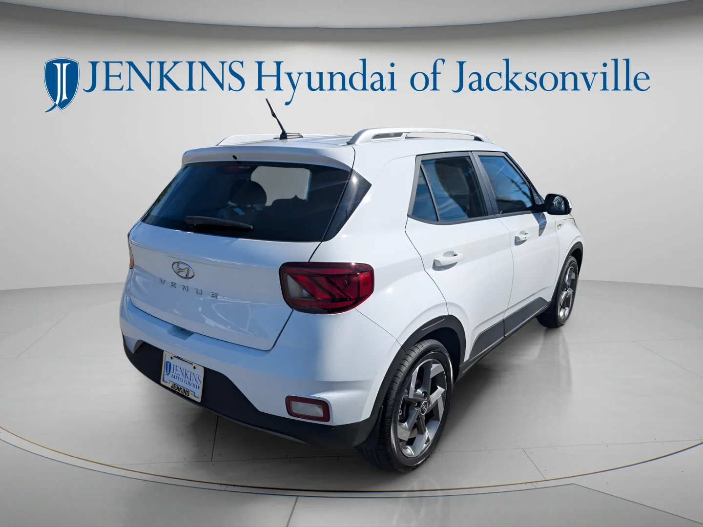 Used 2025 Lunar White Hyundai SEL image 3