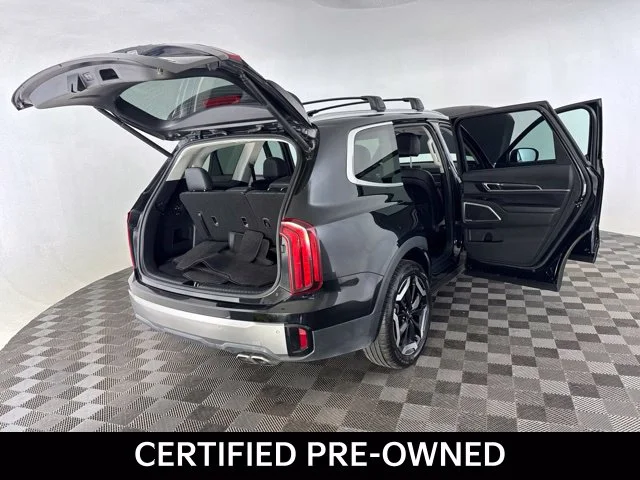 Used 2025 Black Kia S image 20
