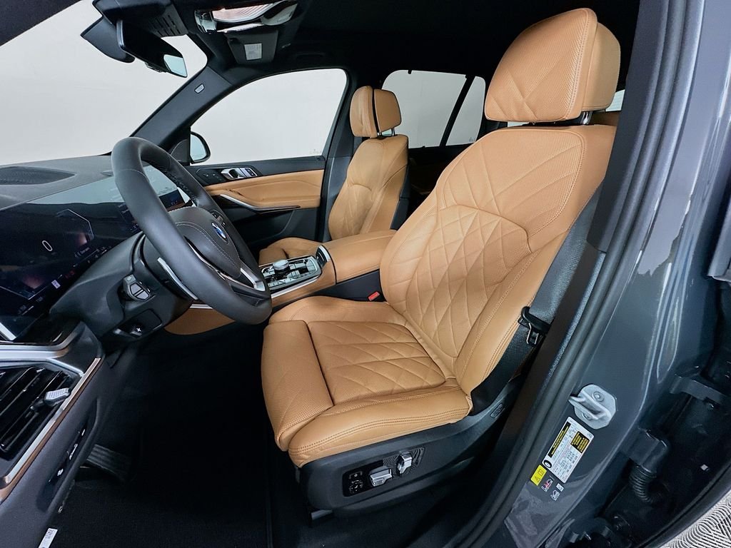 New 2026 Dravit Grey Metallic BMW xDrive50e image 16