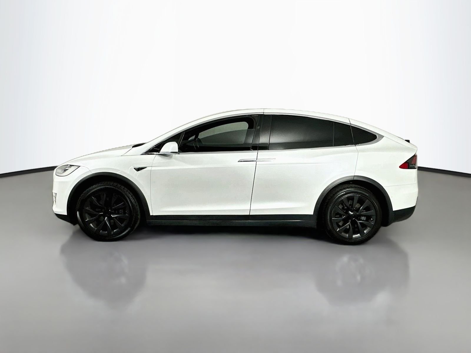 Used 2020 White Tesla Long Range image 4