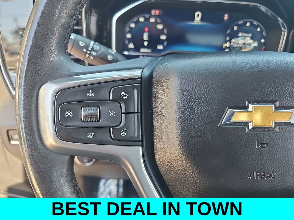 Used 2025 White Chevrolet LT image 12