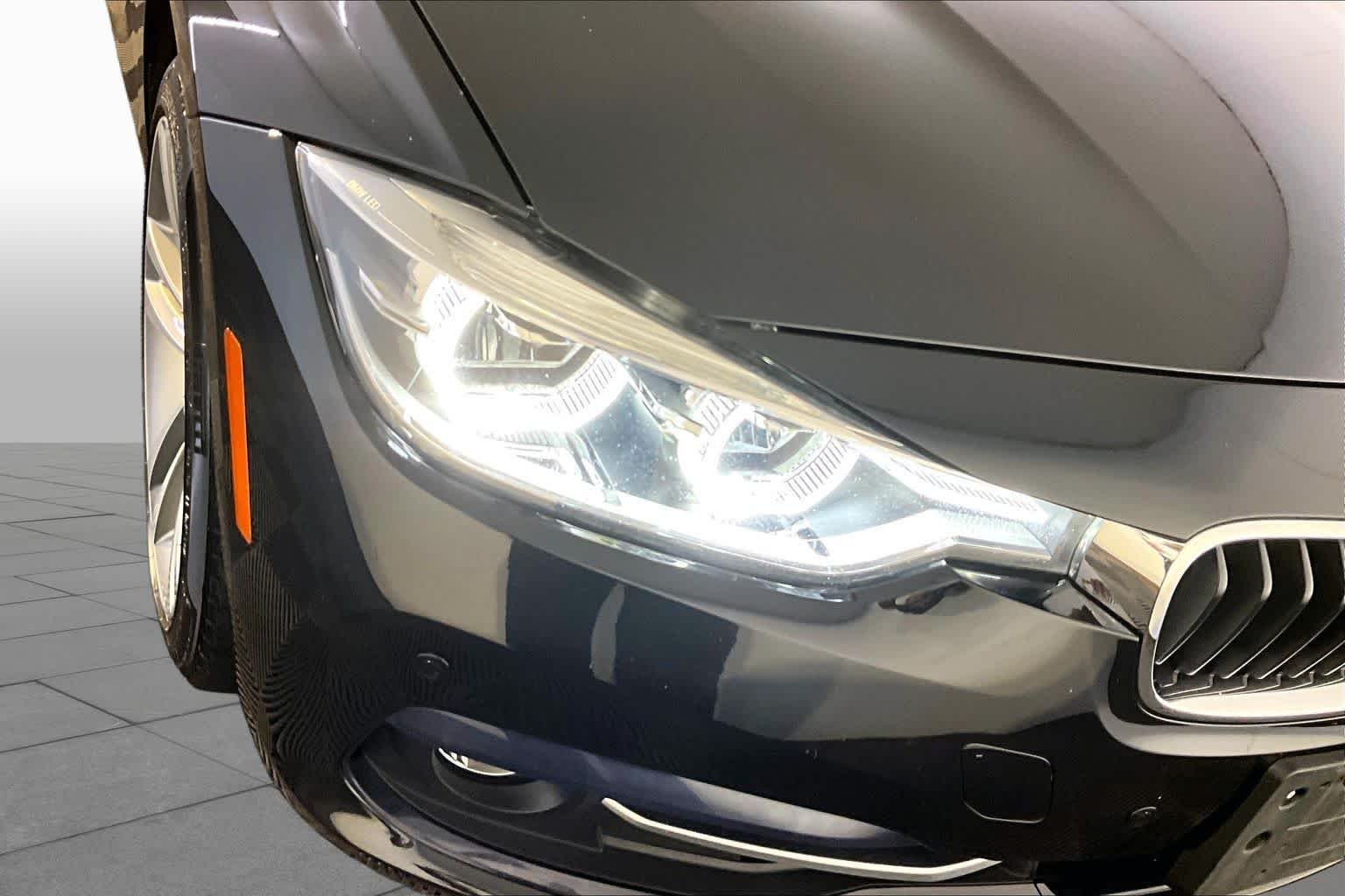 Used 2018 Black Sapphire Metallic BMW 330i xDrive image 27