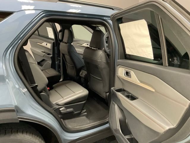New 2027 Vapor Blue Metallic Ford Active image 25