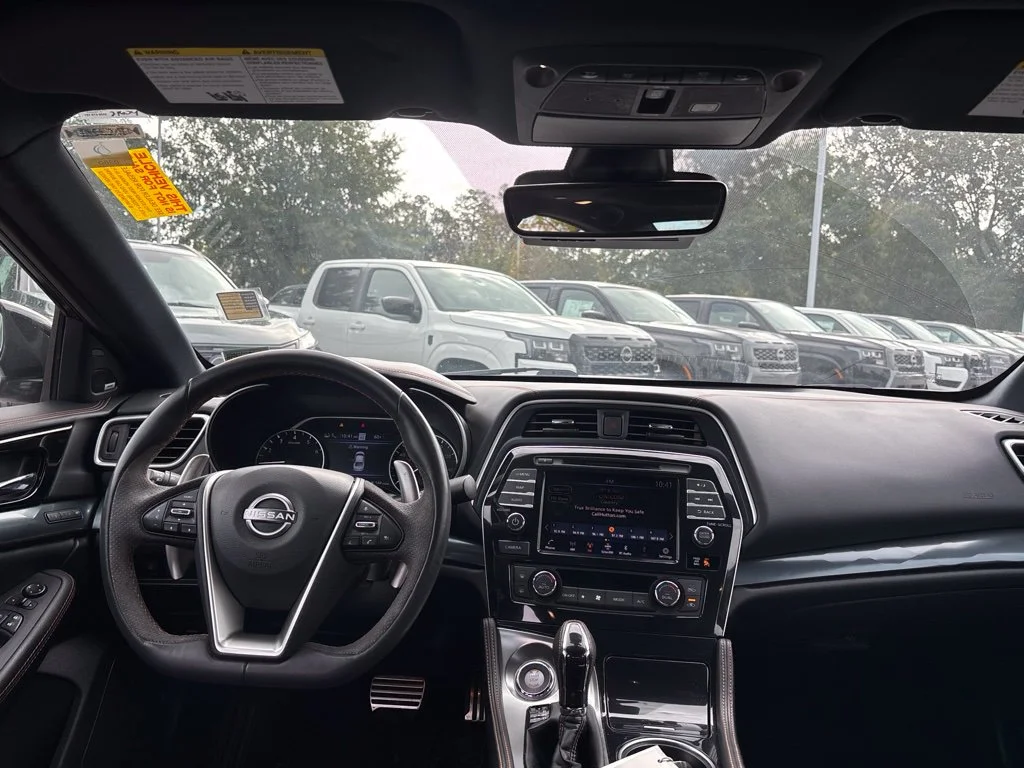 Used 2023 Gray Nissan SR image 8