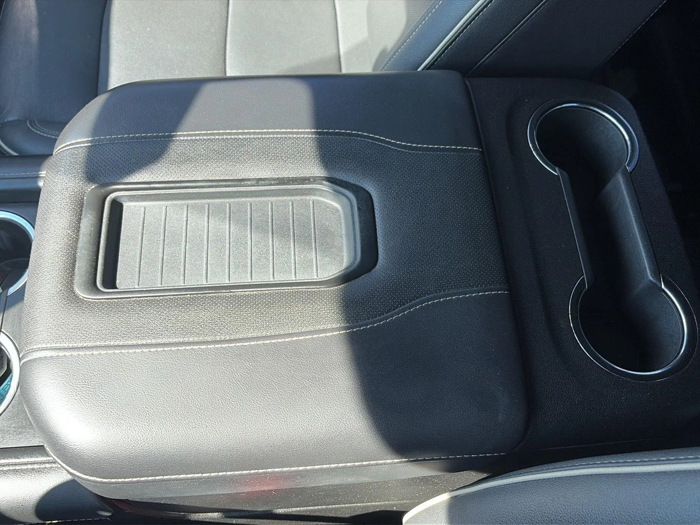 Used 2022 SUMMIT WHITE Chevrolet Premier image 25
