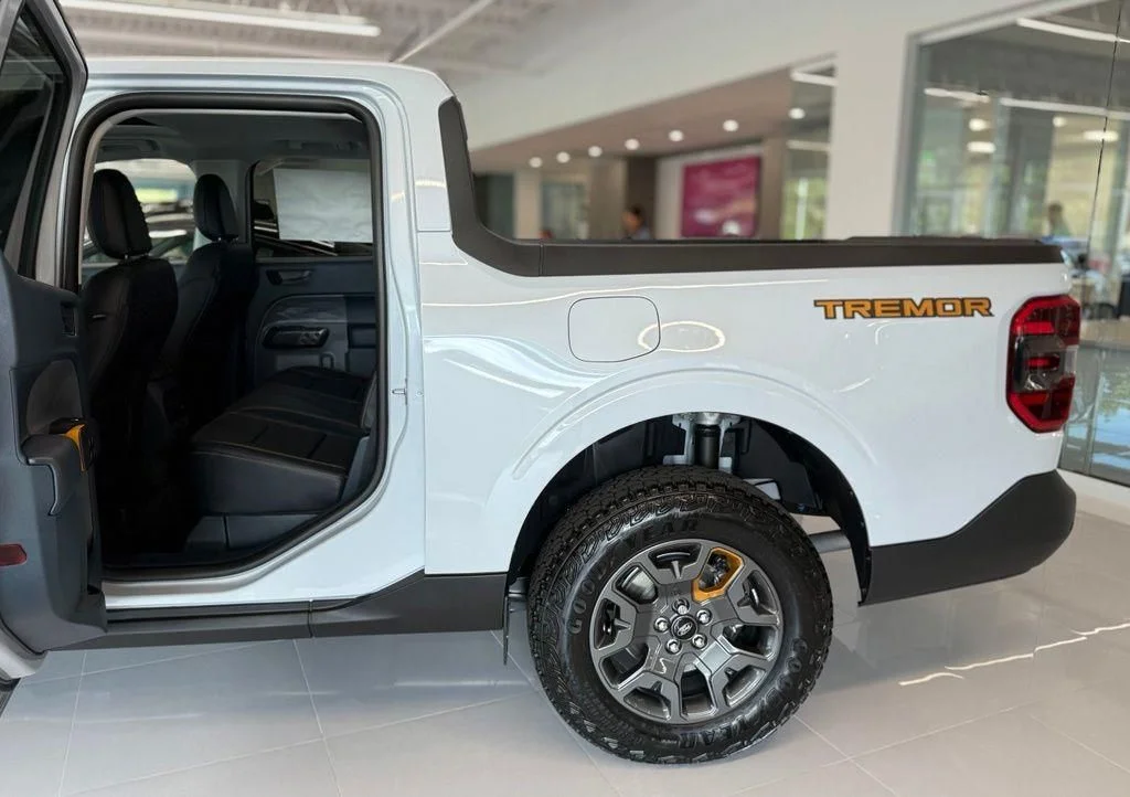 New 2026 White Ford Tremor image 28