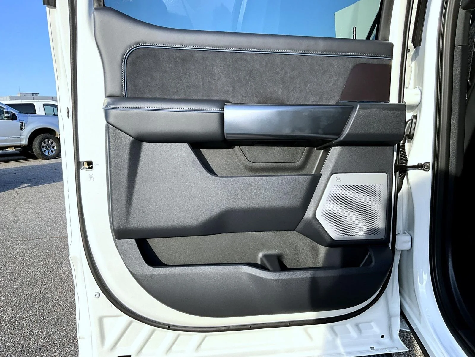New 2026 White Ford Platinum image 25