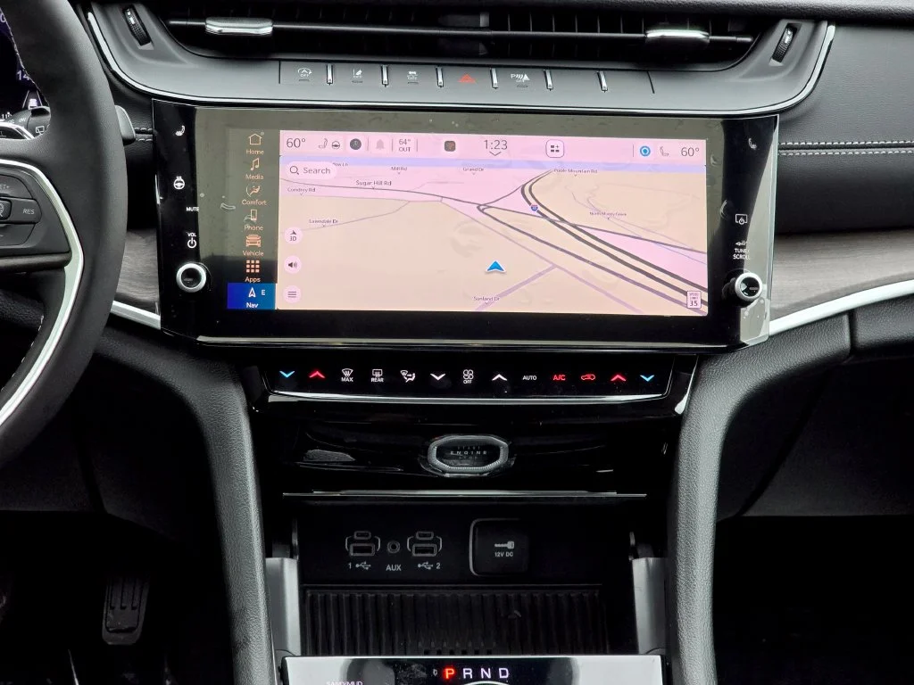 New 2027 Gray Jeep Laredo Altitude image 31