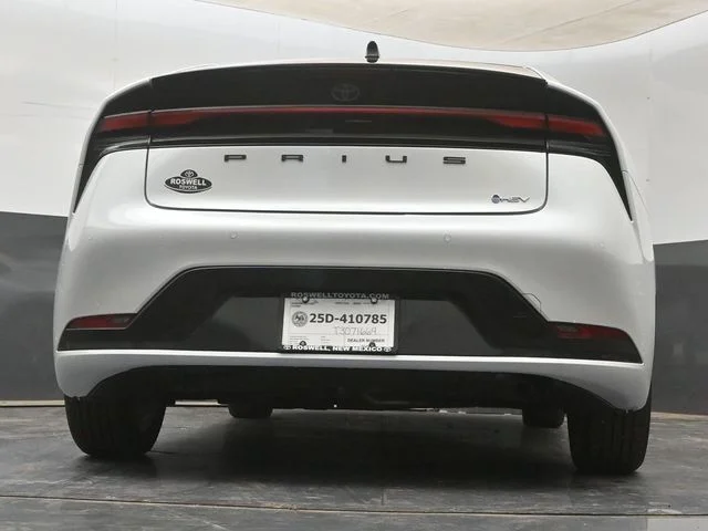 New 2026 Wind Chill Pearl <sup>1</sup> Toyota  XLE image 22