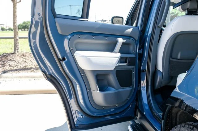 New 2026 Tasman Blue Land Rover X-Dynamic SE image 50