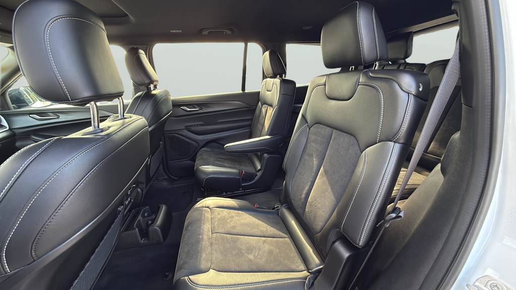 Used 2025 White Jeep Altitude X image 24