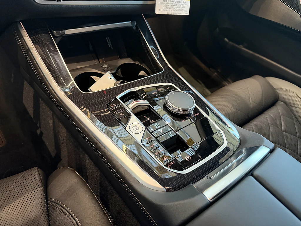 New 2026 Carbon Black Metallic BMW xDrive40i image 10