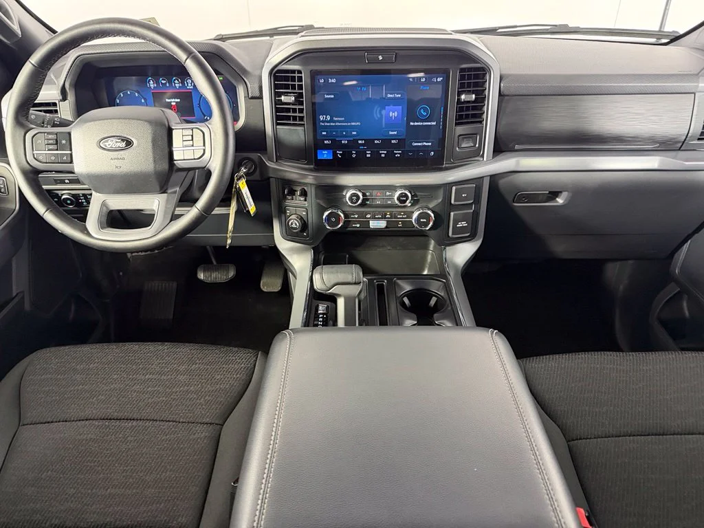 Used 2025 Oxford White Ford XLT image 12