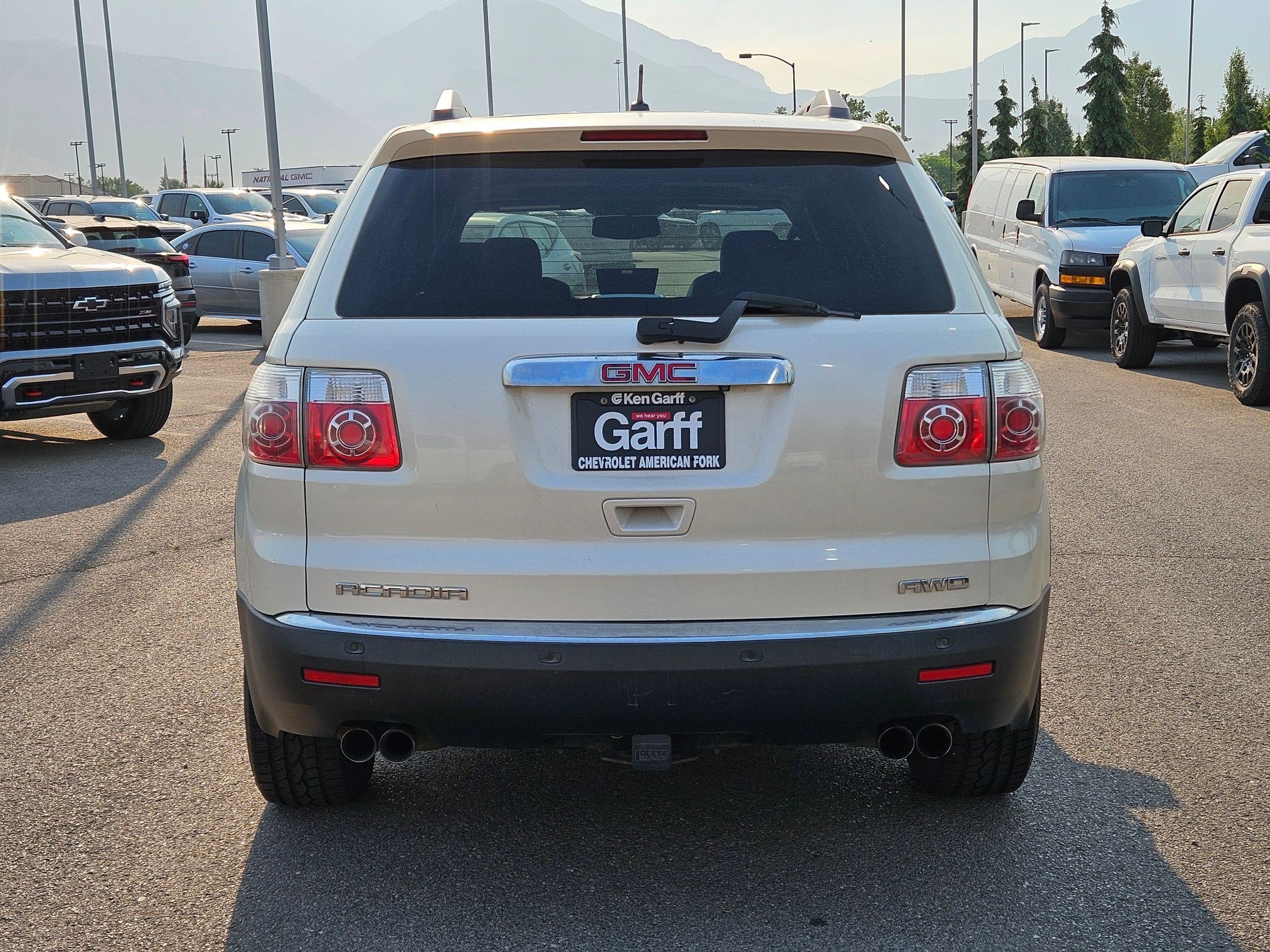 Used 2010 White Diamond Tricoat GMC SLT1 image 4