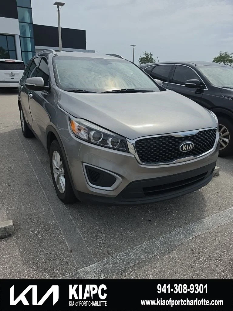 2018 Kia Sorento LX AT's photo