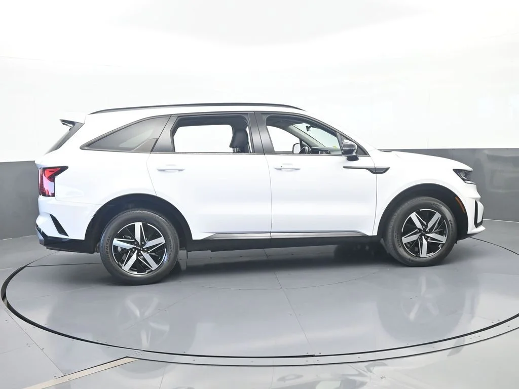 Used 2022 Glacial White Pearl Kia EX image 7