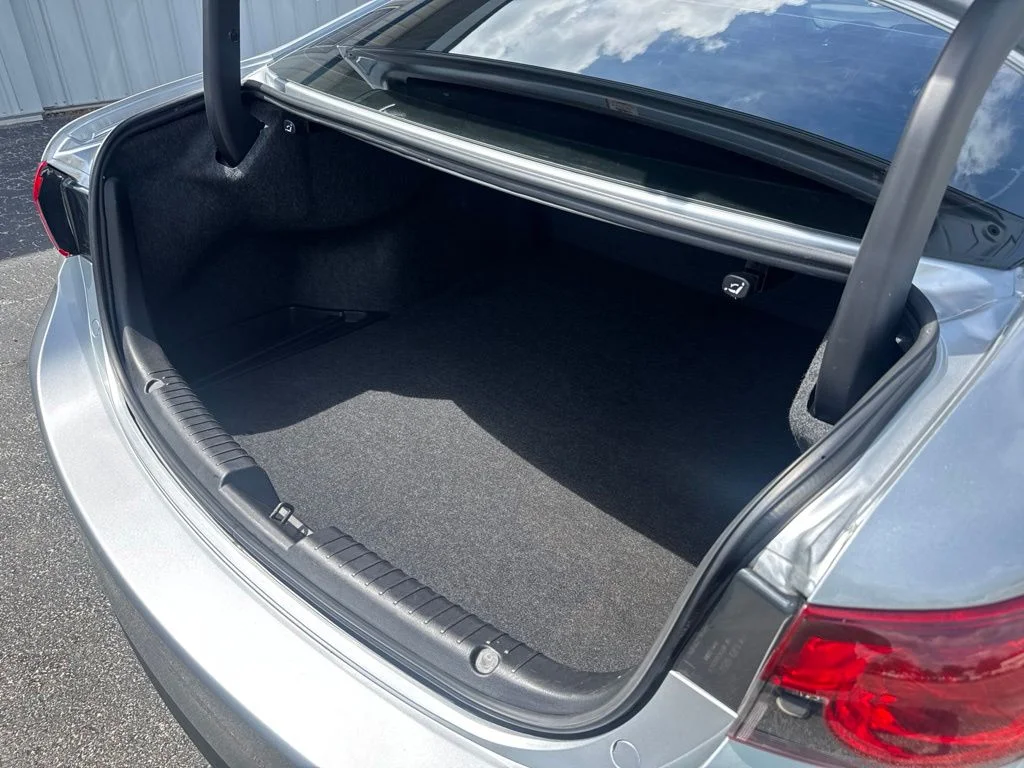 Used 2017 Silver Mazda Touring image 19