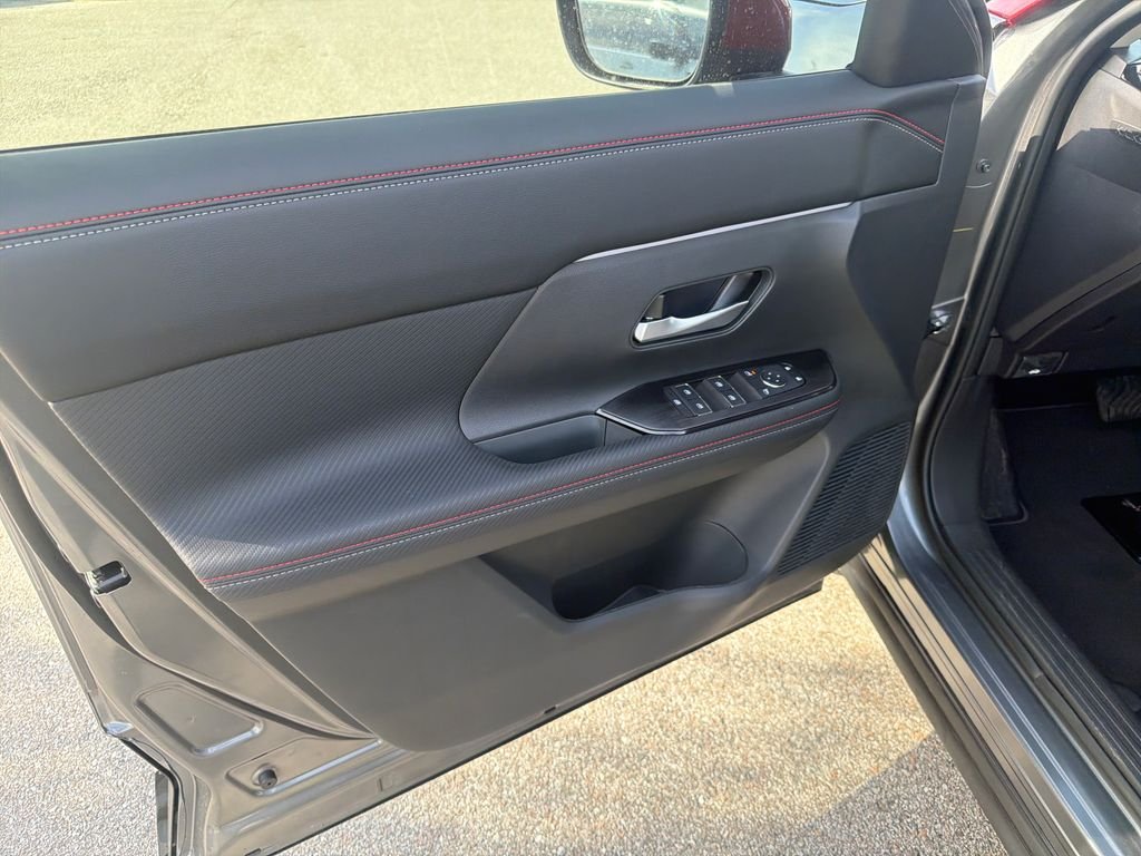 New 2026 Nissan Kicks SR 4D Sport Utility