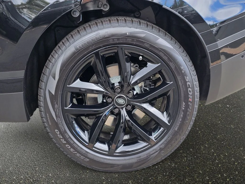 New 2026 Santorini Black LAND ROVER S image 35