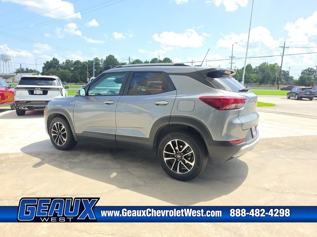 Used 2025 Gray Chevrolet LT image 6