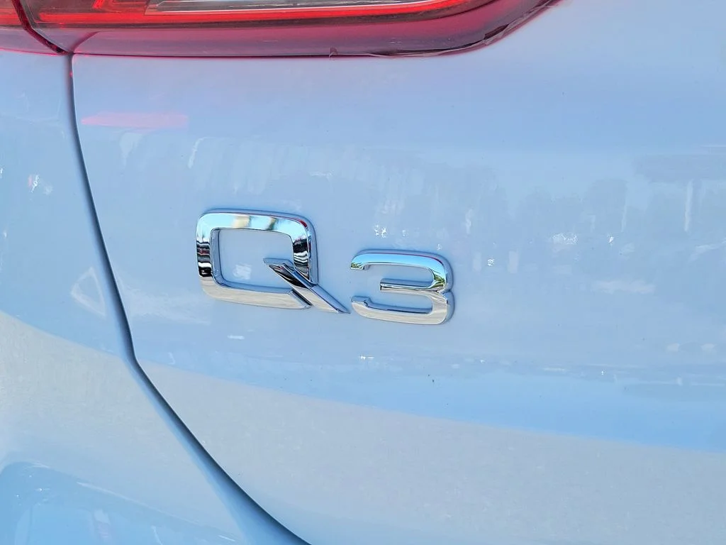 Used 2025  Audi Premium image 9